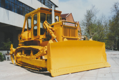 cq9电子推土机累计销量突破2000台；被国家经贸部批准为进出口自营权企业。